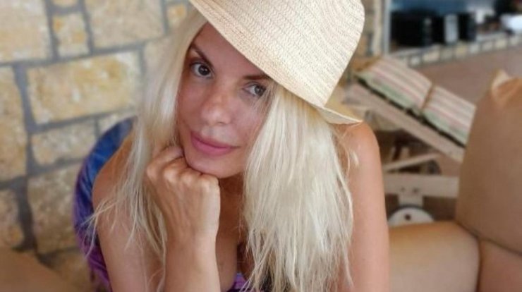 Αννίτα Πάνια: Σε σπάνια βραδινή της έξοδο μαζί με τον σύντροφό της [βίντεο]