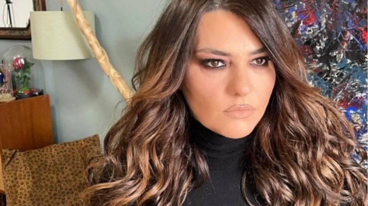 Κατερίνα Ζαρίφη: "Έχω στείλει γυμνή φωτογραφία μου...Έχω βάλει το σώμα μιας άλλης" [βίντεο]