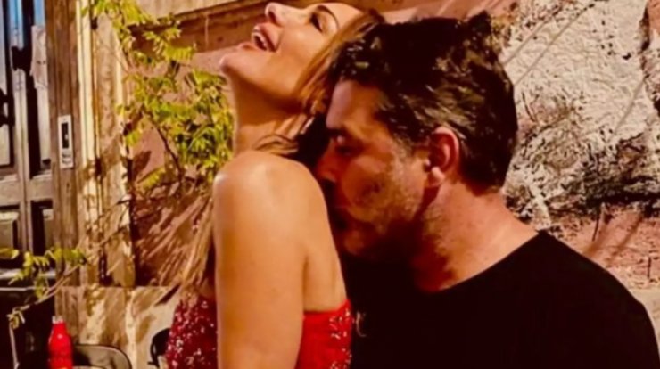 Δέσποινα Βανδή: Το φιλί στο στόμα με τον Βασίλη Μπισμπίκη στην Ιταλία που δημοσίευσε [εικόνα]