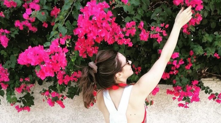 Ελληνίδα ηθοποιός αποκάλυψε πως παντρεύεται δείχνοντάς μας το μονόπετρο της! [βίντεο]