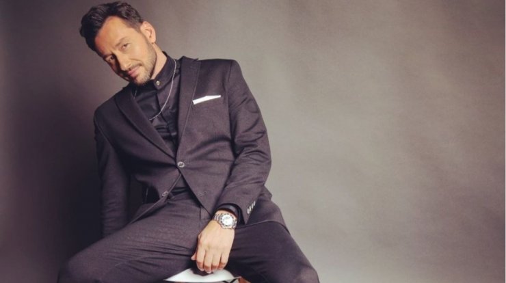 Πάνος Καλίδης: Μας έδειξε το αποτέλεσμα της πλαστικής επέμβασης που έκανε στα μάτια [βίντεο]