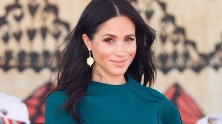 Δείτε την Meghan Markle να συμμετάσχει σε τηλεπαιχνίδι πριν γίνει η δούκισσα του Sussex [εικόνες]