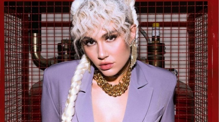 Μετά τον Mike και η Έλενα Τσαγκρινού κυκλοφορεί με τον νέο της σύντροφο [εικόνες & βίντεο] 