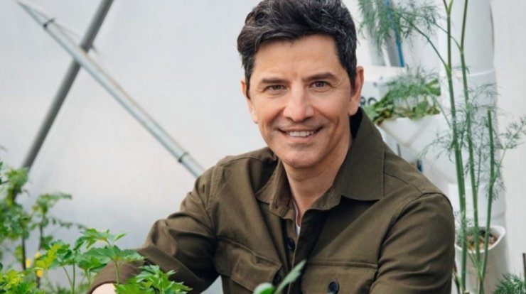 Σάκης Ρουβάς: Η αγκαλιά με τον γιο του, Αλέξανδρο, είναι ότι πιο γλύκο έχουμε δει μέχρι στιγμής