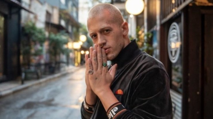 Τάσος Ξιαρχό: "Βλέπω την Έλενα Παπαρίζου σχεδόν να γρονθοκοπείται - Είδα κάποιον να πάει να βγάλει όπλο"