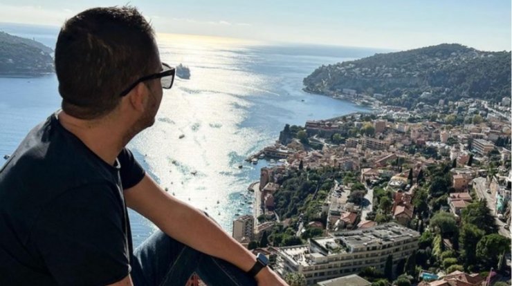 Ποιος επώνυμος Κύπριος δεχόταν ραβασάκια από φοιτήτριες του; [βίντεο]