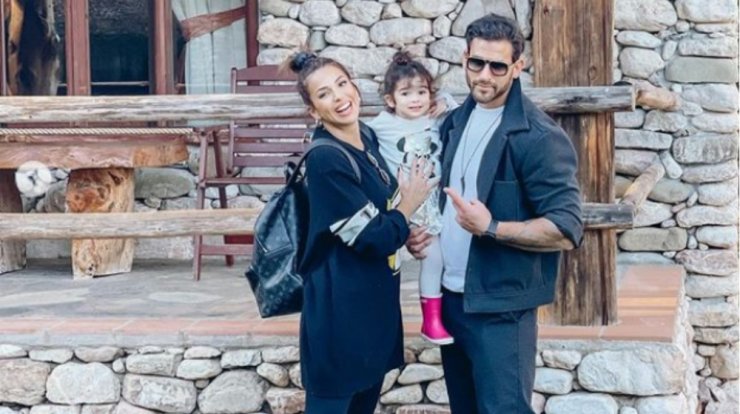 Χατζίδου - Παύλου: Πήγαν οικογενειακώς για picnic και μας χάρισαν τα πιο αξιολάτρευτα τους στιγμιότυπα [εικόνες]