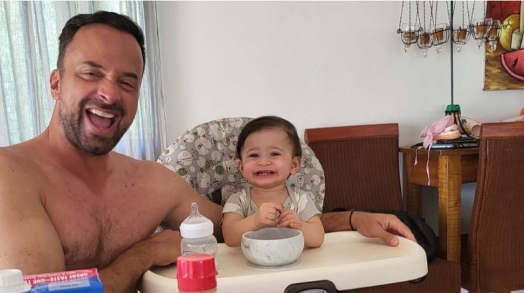 Γιώργος Λιανός: Η σύντροφός του τον απαθανάτισε αγκαλιά με την κόρη του στον Άγιο Δομίνικο [εικόνα]