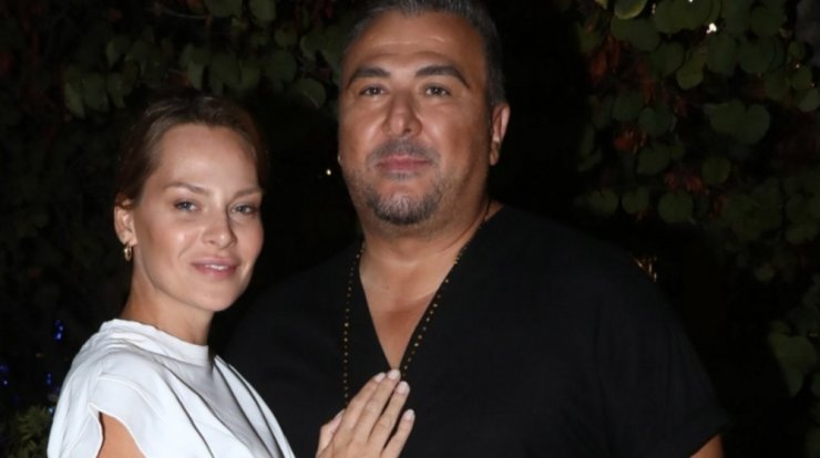 Αντώνης Ρέμος: Το party για τα γενέθλια της Υβόννη Μπόσνιακ και το τρυφερό φιλί τους [βίντεο]