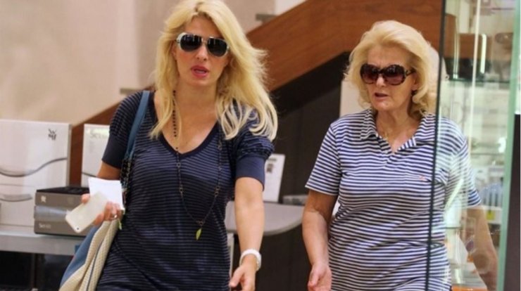 Ελένη Μενεγάκη: Eυχήθηκε στην μητέρα της χρόνια πολλά ζωντάνα από την εκπομπή της [βίντεο]