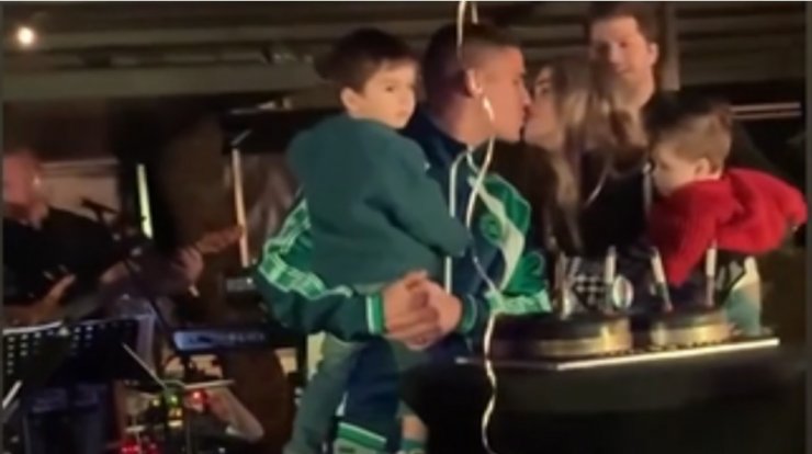 Πιέρος Σωτηρίου: Έκλεισε τα 30 και το διασκέδασε με ένα ξεχωριστό πάρτι [εικόνες & βίντεο]