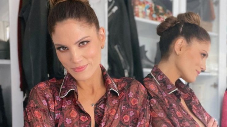 Μαίρη Συνατσάκη: Δεν θα πιστεύετε που βρισκόταν ο Ίαν Στρατής και η κόρη τους όσο εκείνη παραχωρούσε συνέντευξη [βίντεο]