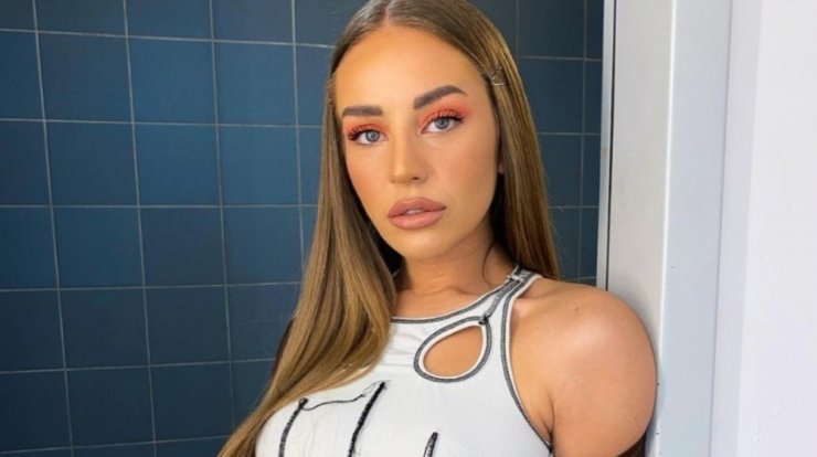 Tα Stelios Koudounaris outfits της Ανδρομάχης στην Eurovision