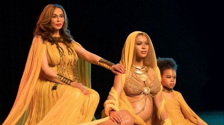 Στη Μύκονο η μητέρα της Beyonce, Tina Knowles! [βίντεο]