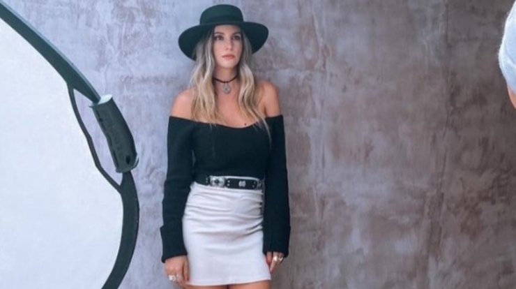 Αθηνά Οικονομάκου: Φωτογραφήθηκε στη δουλειά μαζί με τα παιδιά της [εικόνα]