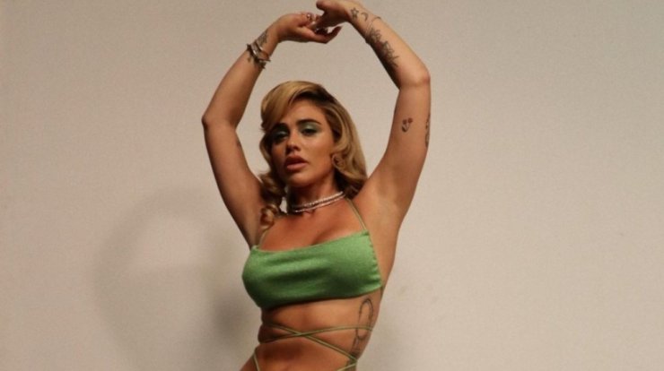 Κόνυ Μεταξά: H βοήθεια που της παρείχει ο πατέρας της, Λευτέρης Πανταζής, στη μέση του δρόμου [βίντεο]