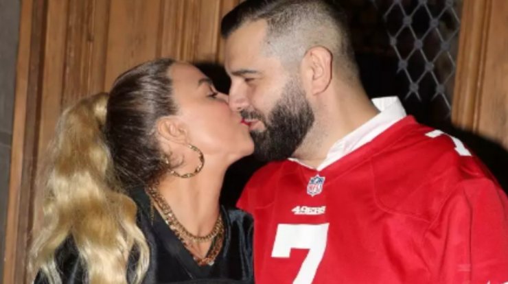 Κατερίνα Στικούδη: Διασκέδασε με τον σύζυγό της στο πάρτι γενεθλίων του [εικόνες]