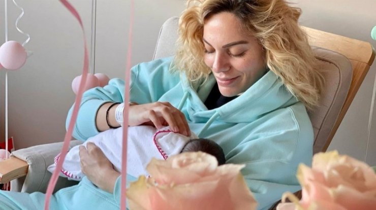 Ιωάννα Μαλέσκου: Έκανε την πρώτη βόλτα με την νεογέννητη κόρη της [εικόνα]