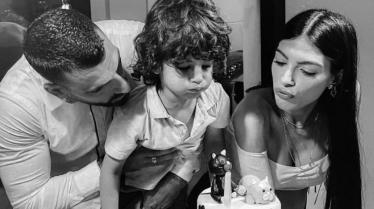 Μερκής - Κυριάκου: Το πάρτι γενεθλίων του γιου τους, Λαμπρινού, λίγο πριν την έλευση της κόρης τους [εικόνες]