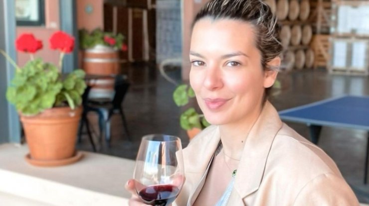 Νικολέττα Ράλλη: Η απρόσμενη εμφάνιση που έκανε και σχολίασε: "Mε τέτοιο ντύσιμο και τον λεκέ στην φόρμα..." [εικόνα]