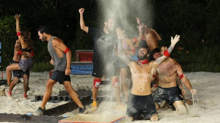 "Survivor": Κέρδισε η κόκκινη ομάδα και έγινε χαμός - Η παίκτρια προς αποχώρηση της μπλε [βίντεο]