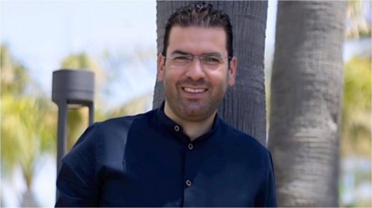 Ευθύμιος Δίπλαρος: Σαββατιάτικη βόλτα για καφέ και κους κους με τον μεγάλο του γιο [εικόνα]