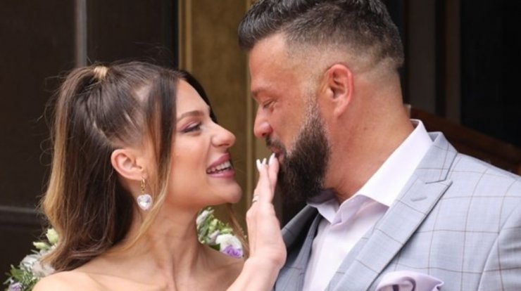 Κώστας Σόμμερ - Βαλεντίνη Παπαδάκη: Βάφτισαν την 5 μηνών κόρη τους [εικόνες]