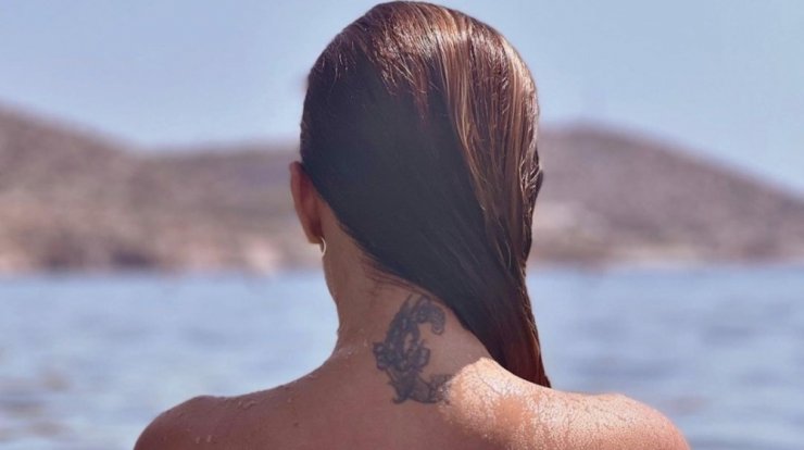 Ελληνίδα τραγουδίστρια αποκαλύπτει: "Με φλερτάρουν απροκάλυπτα και μερικές φορές και χυδαία" [βίντεο]