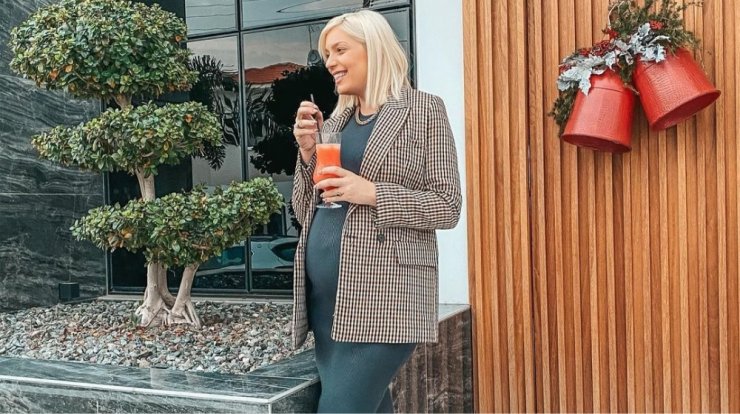 Άντρη Καραντώνη: Η πρώτη βόλτα με τη νεογέννητη Στυλιανή [εικόνα]