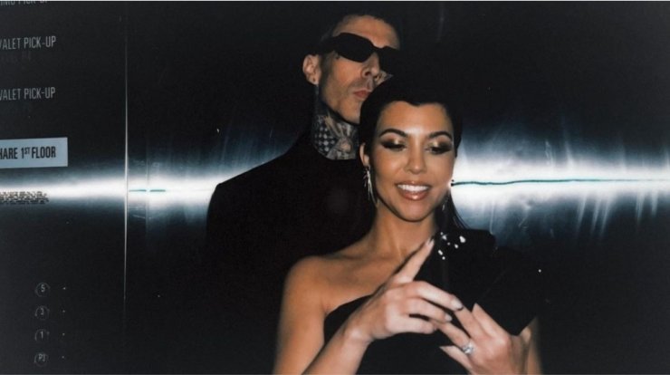 Kourtney Kardashian - Travis Barker: Αυτό είναι το φωτογραφικό άλμπουμ του κρυφού τους γάμου
