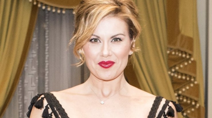 Ευγενία Μανωλίδου: Την πετύχαμε σε μια σπάνια εικόνα μαζί με την κόρη της 