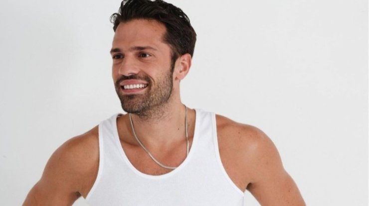 Κωνσταντίνος Αργυρός: Παίζει μπάσκετ στο αεροδρόμιο Λάρνακας και τα "σπάει" [βίντεο]