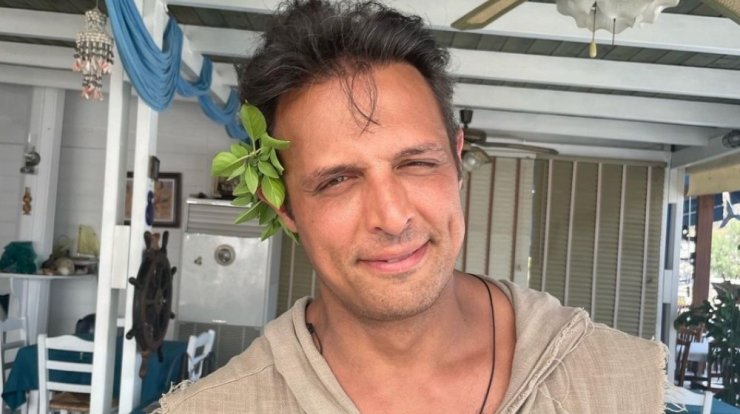 Σάββας Πούμπουρας: Έφτιαξε με την κόρη του τους πιο "αστείους" κουραμπιέδες [βίντεο]