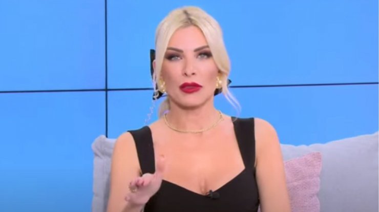 Κατερίνα Καινούργιου: Η έντονη υπνηλία που είχε στον αέρα της εκπομπής της [βίντεο]