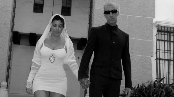 Kourtney Kardashian – Travis Barker: Το φωτογραφικό άλμπουμ του γάμου τους