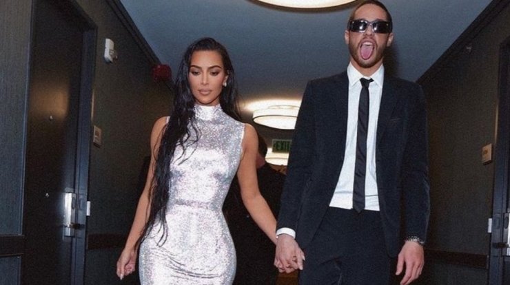 Kim Kardashian – Pete Davidson: Πιασμένοι χέρι-χέρι παρευρέθηκαν σε δείπνο στο Λευκό Οίκο