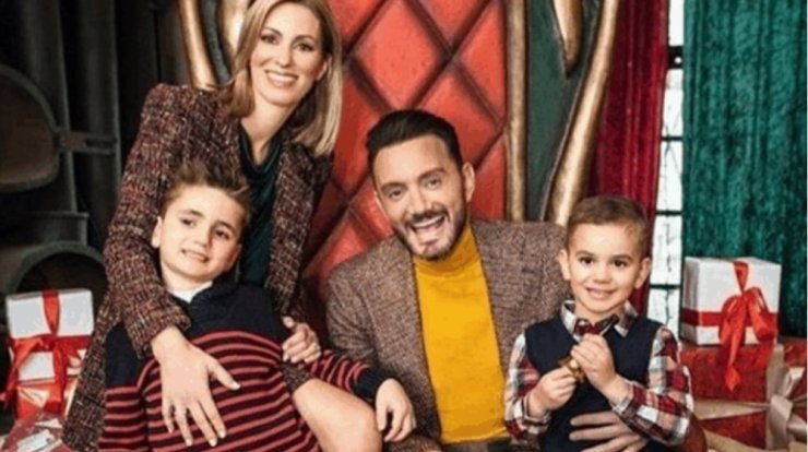 Χρήστος Μενιδιάτης για κορωνοϊό: "Μόνο τα έπιπλα στο σπίτι δεν έχουν κολλήσει" [βίντεο]