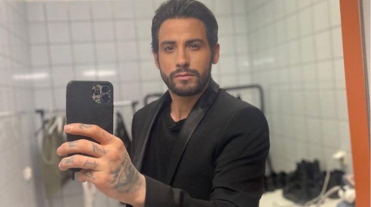 Ποιος Έλληνας τραγουδιστής δήλωσε: "Εδώ μέχρι και ο Ράμμος έγινε παρουσιαστής, δε θα γινόμουν εγώ;" [βίντεο]