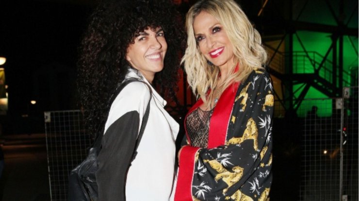 Μαρία Σολωμού: Το τραγούδι που ερμήνευσε σε συναυλία της Άννας Βίσση [βίντεο]