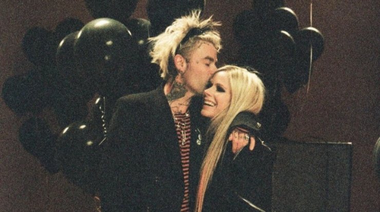 Avril Lavigne - Mod Sun: Αρραβωνιάστηκαν και πόζαραν στο ρομαντικό Παρίσι! 