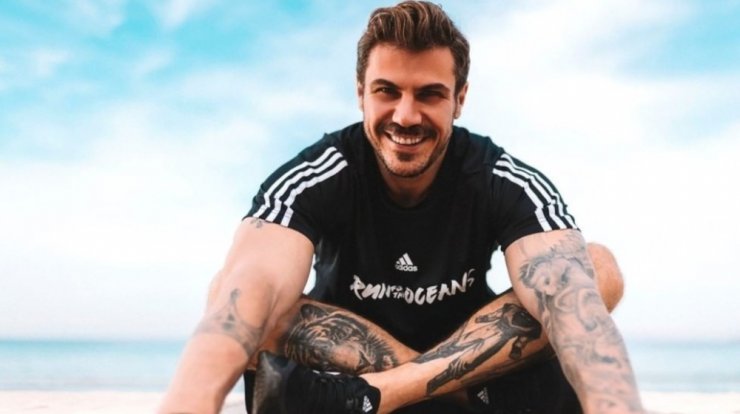 Ευχάριστα νέα για τον Άκη Πετρετζίκη: Η χρυσή πλακέτα που εξασφάλισε [εικόνα]