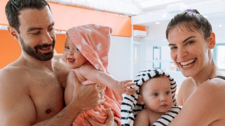 Τανιμανίδης - Μπόμπα: Έτοιμοι για τη βάφτιση των κοριτσιών τους!