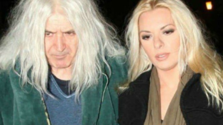 Η Αννίτα Πάνια αποκαλύπτει πως την προσέγγισε ο Καρβέλας: "Μου λέει "γεια σου είμαι ο Καρβέλας. Σε γουστάρω" [βίντεο]