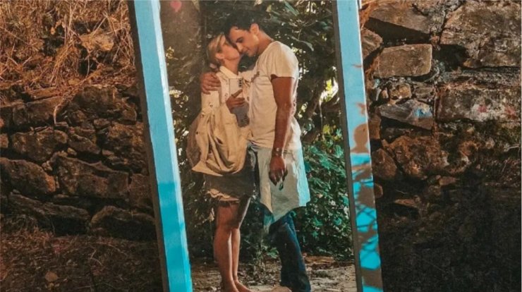 Τζένη Θεωνά: Με μια κίνηση ο Δήμος Αναστασιάδη της κατέστρεψε το βίντεο των διακοπών τους