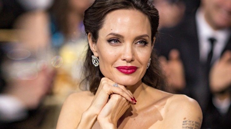 Angelina Jolie: Φωτογραφήθηκε για το αμερικάνικο Elle έτσι όπως δεν την έχουμε ξαναδεί [εικόνες]