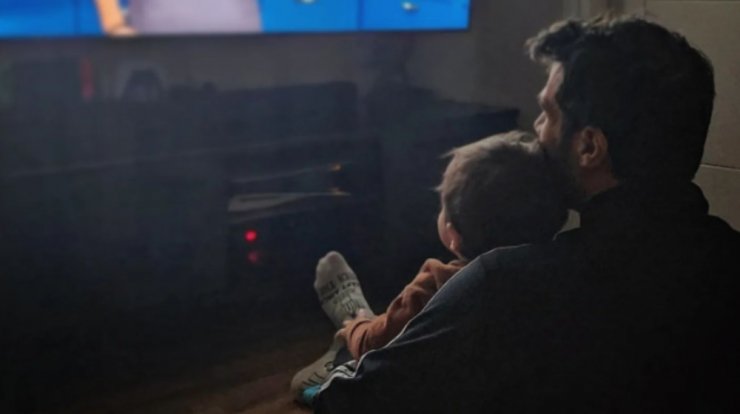 Άκης Πετρετζίκης: Ο γιος του μπήκε στην κουζίνα και δείτε τι έφτιαξε [εικόνα]