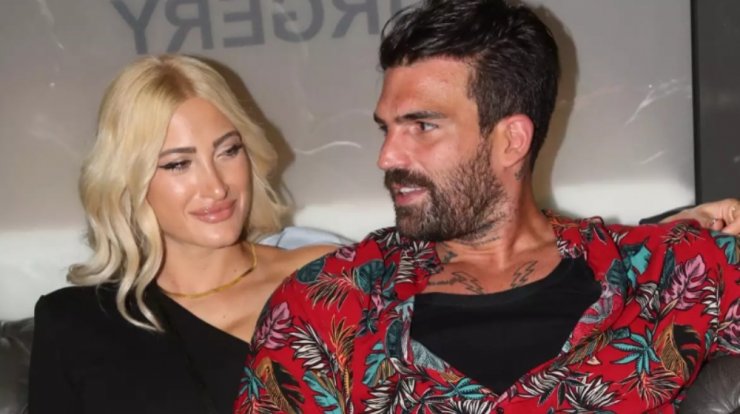 Τούνη - Αλεξάνδρου: Είναι ξανά μαζί και ανταλλάζουν φιλιά και αγκαλιές [βίντεο]