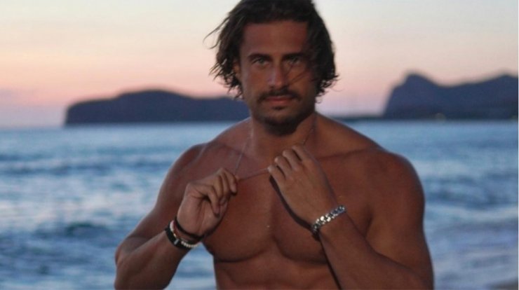 Επέστρεψε Αθήνα ο Κωνσταντίνος Βασάλος: "Τι υποδοχή είναι αυτή ούτε ροκ σταρ να ήμουν" [βίντεο]