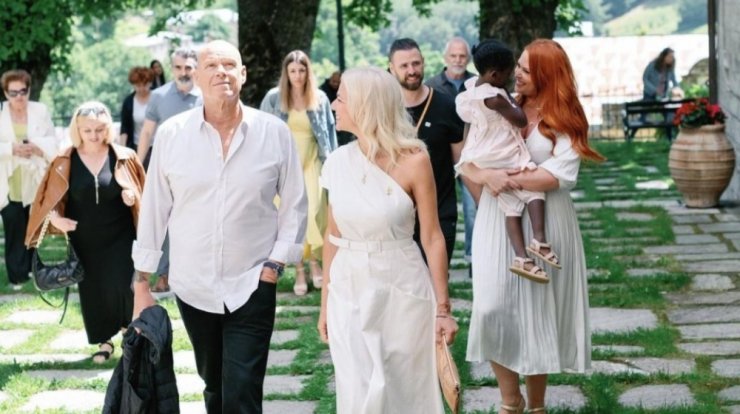 Χριστίνα Κοντοβά: Το μυστικό της μικρής Ada στον μπαμπά της, Τζώνη Καλημέρη [εικόνα]