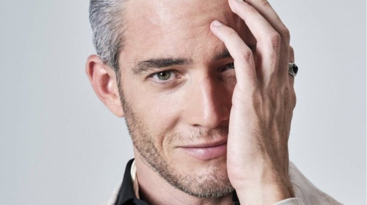 Θεοχάρης Ιωαννίδης: "Δεν έχω υπάρξει ούτε μία μέρα χωρίς σχέση" [βίντεο]